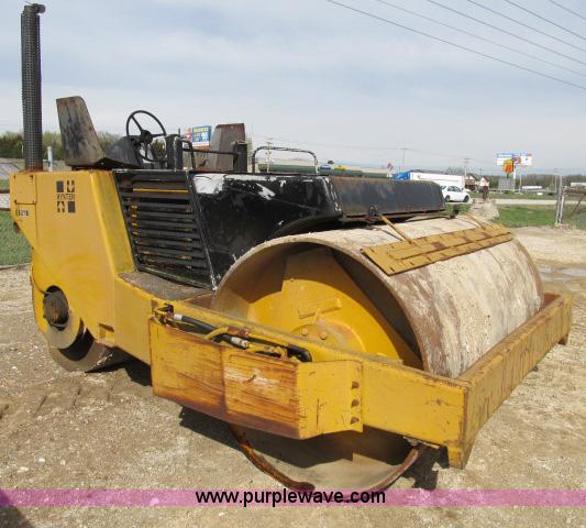 image for item B2668 Hyster C627B double drum vibratory roller