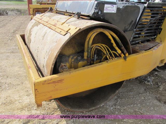 image for item B2668 Hyster C627B double drum vibratory roller