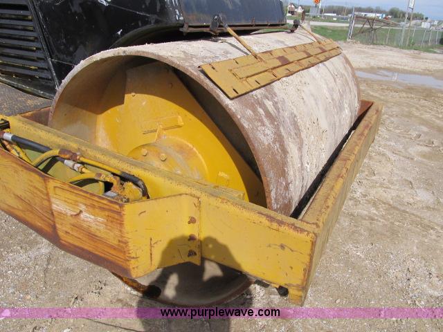image for item B2668 Hyster C627B double drum vibratory roller