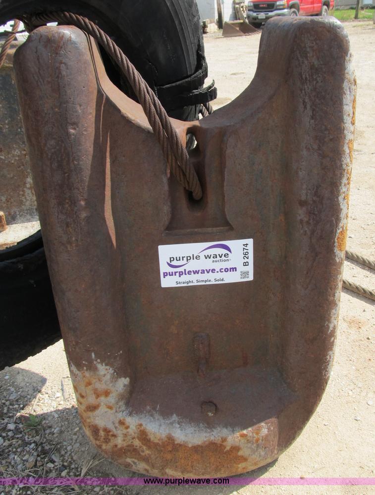 image for item B2674 4,000 lb breaker