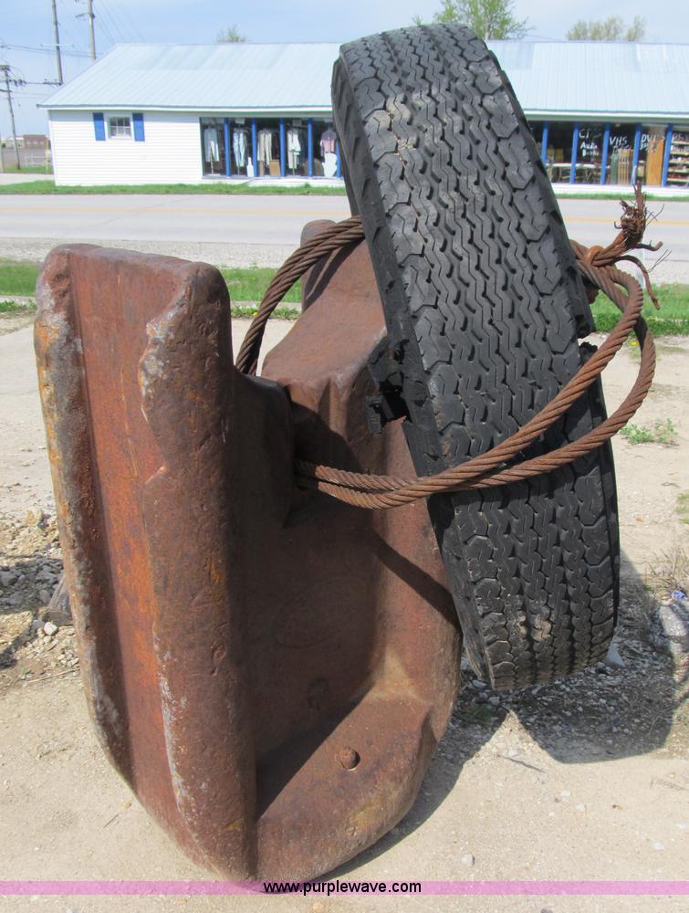 image for item B2674 4,000 lb breaker