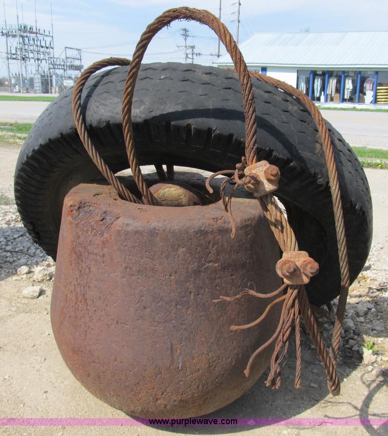 image for item B2675 2,000 lb breaker ball