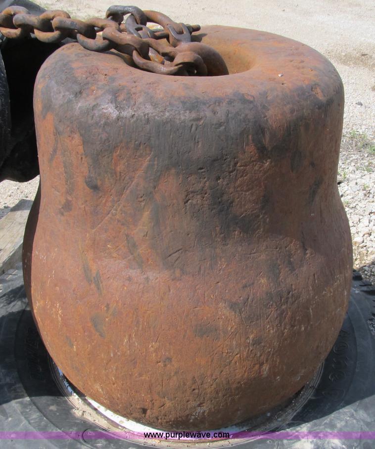 image for item B2676 3,000 lb breaker ball