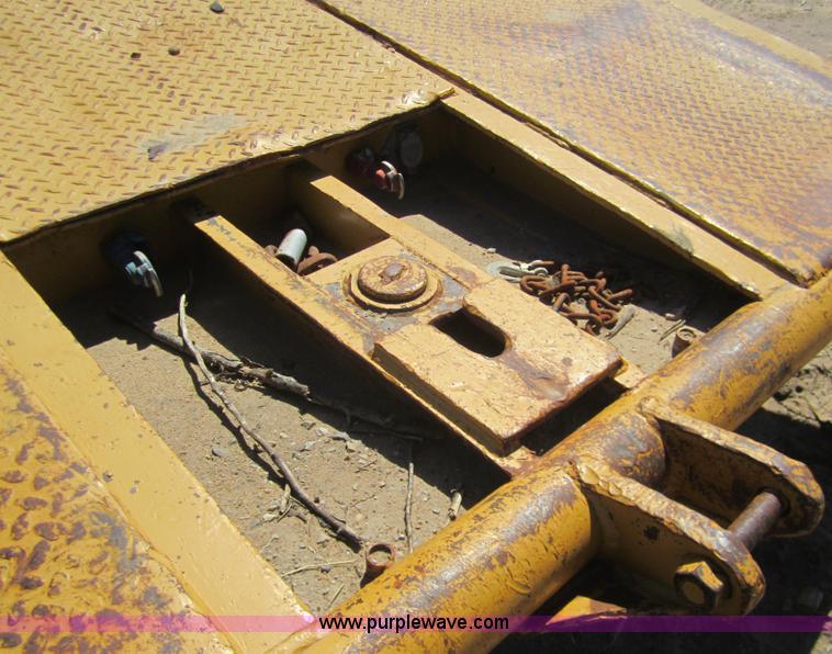 image for item B3161 1962 Hyster 35 ton neck folding trailer