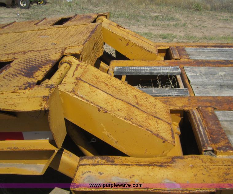 image for item B3161 1962 Hyster 35 ton neck folding trailer