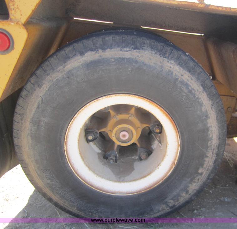 image for item B3161 1962 Hyster 35 ton neck folding trailer