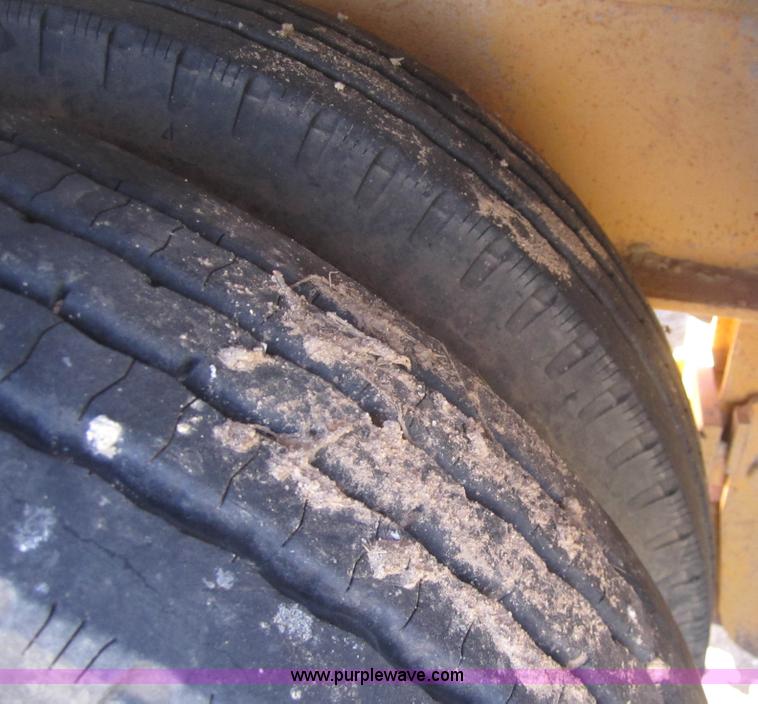 image for item B3161 1962 Hyster 35 ton neck folding trailer