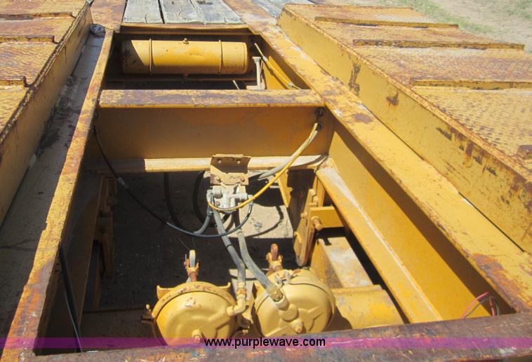 image for item B3161 1962 Hyster 35 ton neck folding trailer