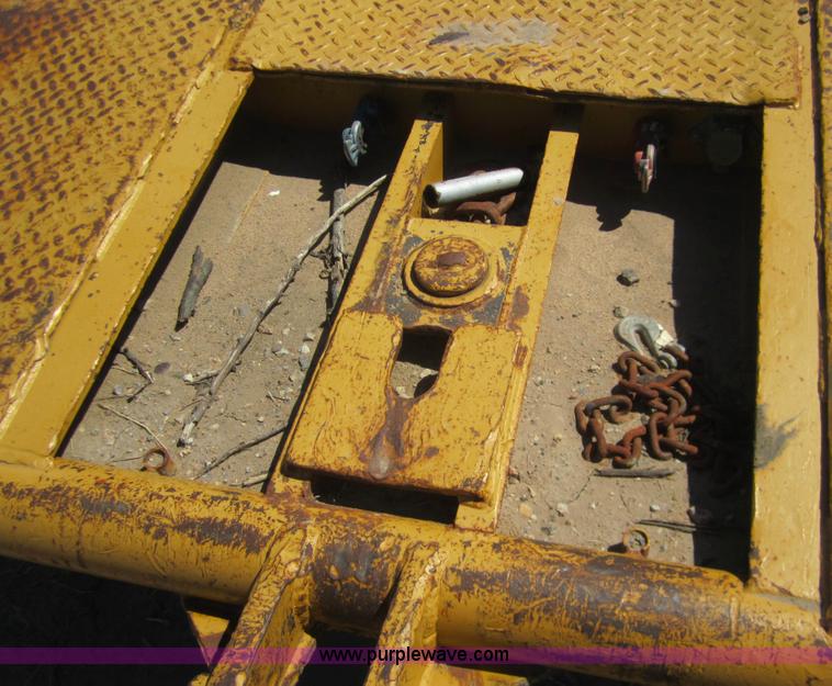 image for item B3161 1962 Hyster 35 ton neck folding trailer