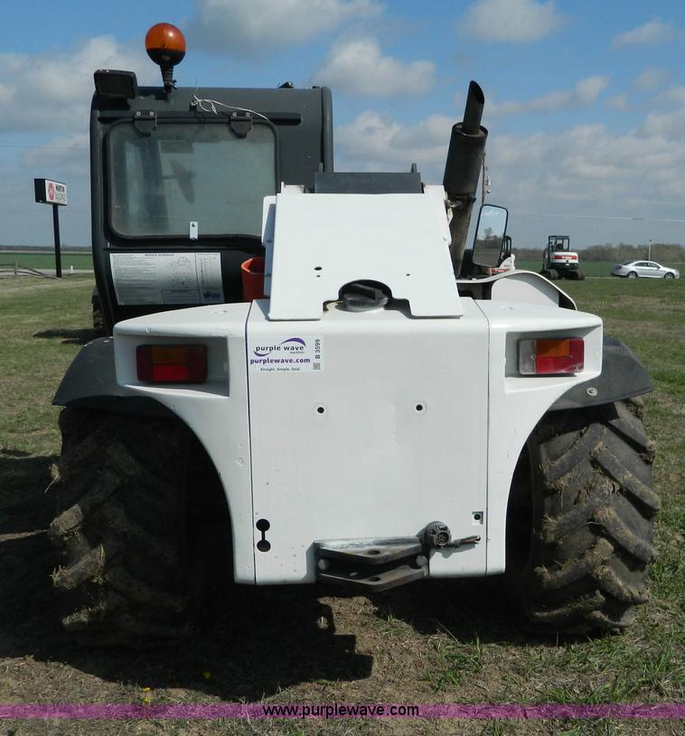 image for item B3599 Bobcat V518 Versa Handler telehandler
