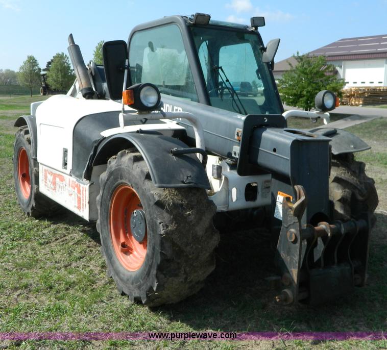 image for item B3599 Bobcat V518 Versa Handler telehandler