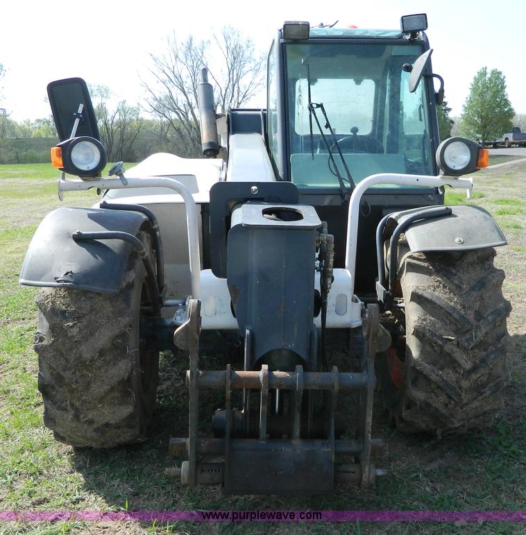 image for item B3599 Bobcat V518 Versa Handler telehandler
