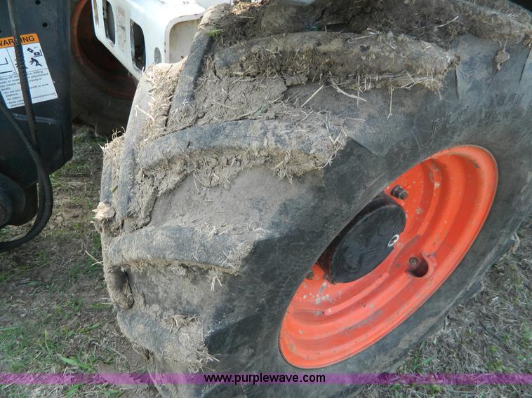 image for item B3599 Bobcat V518 Versa Handler telehandler