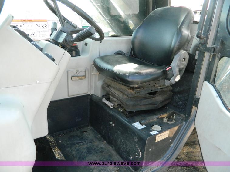 image for item B3599 Bobcat V518 Versa Handler telehandler