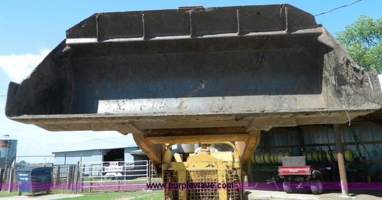 image for item B3619 Caterpillar D4 track loader