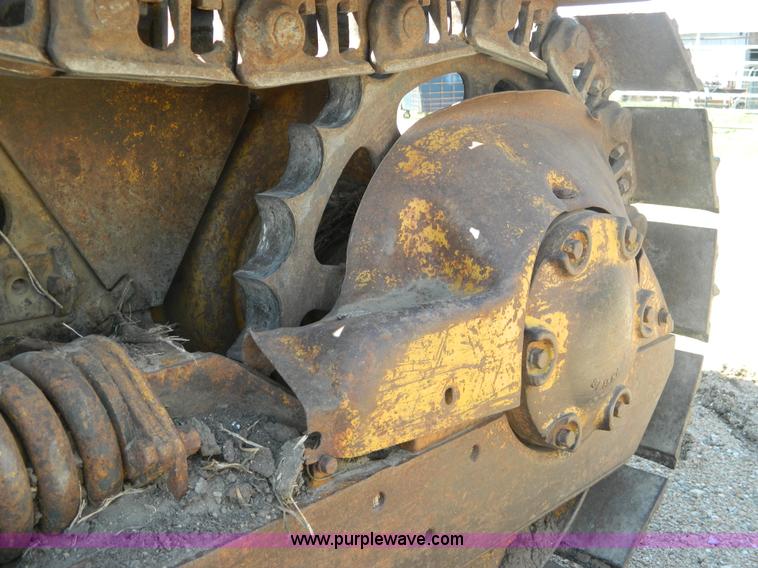 image for item B3619 Caterpillar D4 track loader