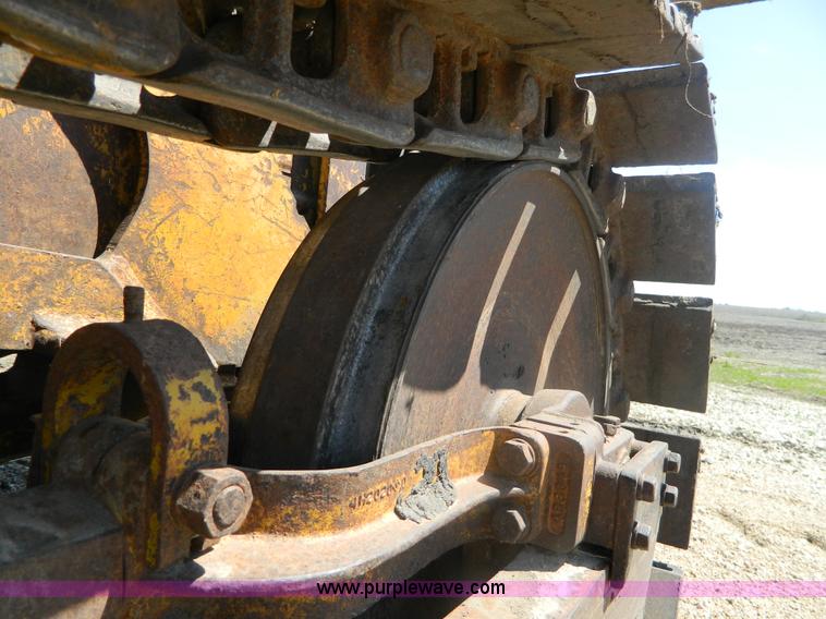 image for item B3619 Caterpillar D4 track loader
