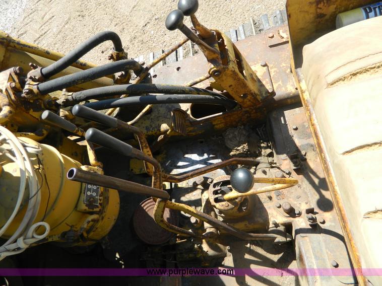 image for item B3619 Caterpillar D4 track loader