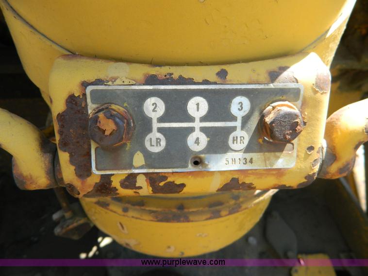 image for item B3619 Caterpillar D4 track loader