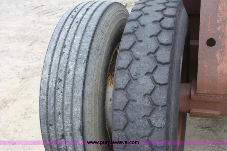 image for item B6501 18 cu. yd. gravel box