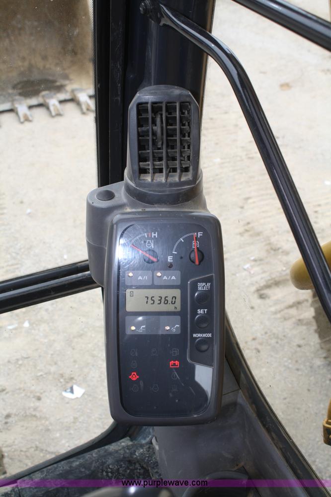 image for item B6504 2003 John Deere 330C LC excavator