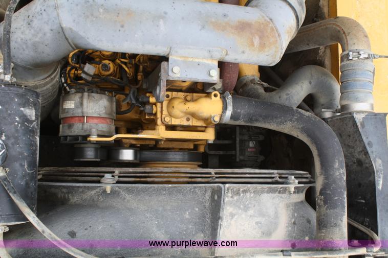 image for item B6504 2003 John Deere 330C LC excavator