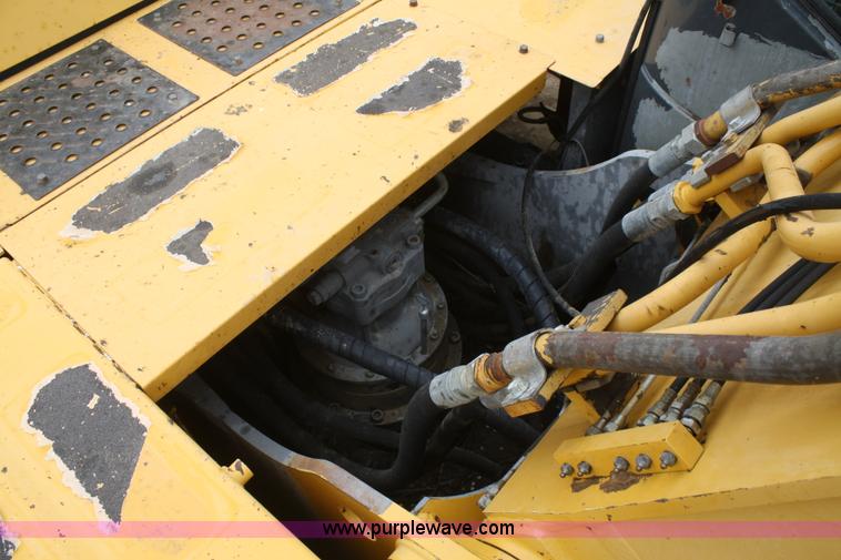 image for item B6504 2003 John Deere 330C LC excavator