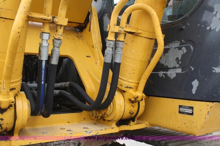 image for item B6504 2003 John Deere 330C LC excavator