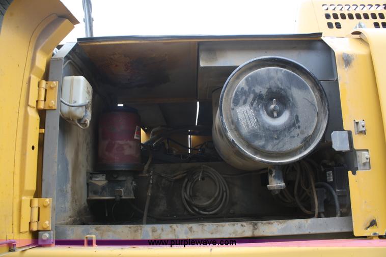 image for item B6504 2003 John Deere 330C LC excavator