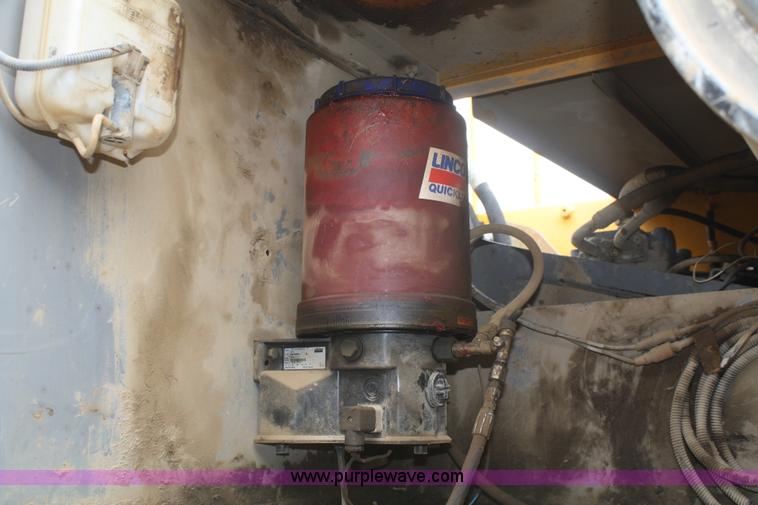 image for item B6504 2003 John Deere 330C LC excavator