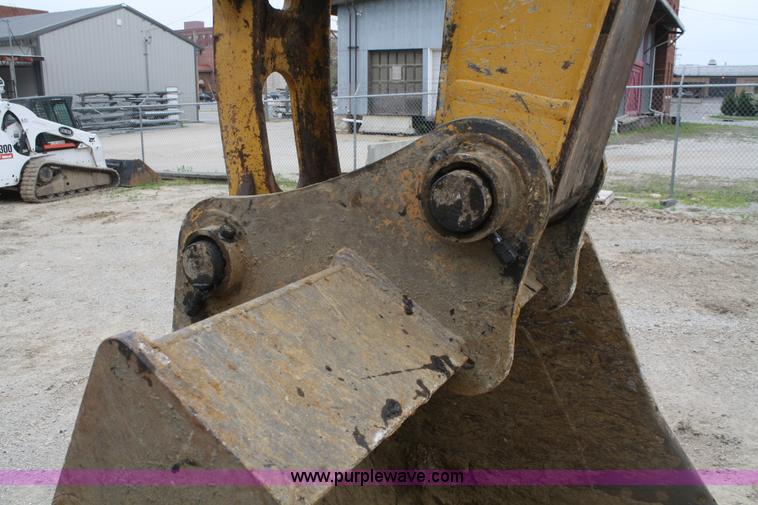image for item B6504 2003 John Deere 330C LC excavator