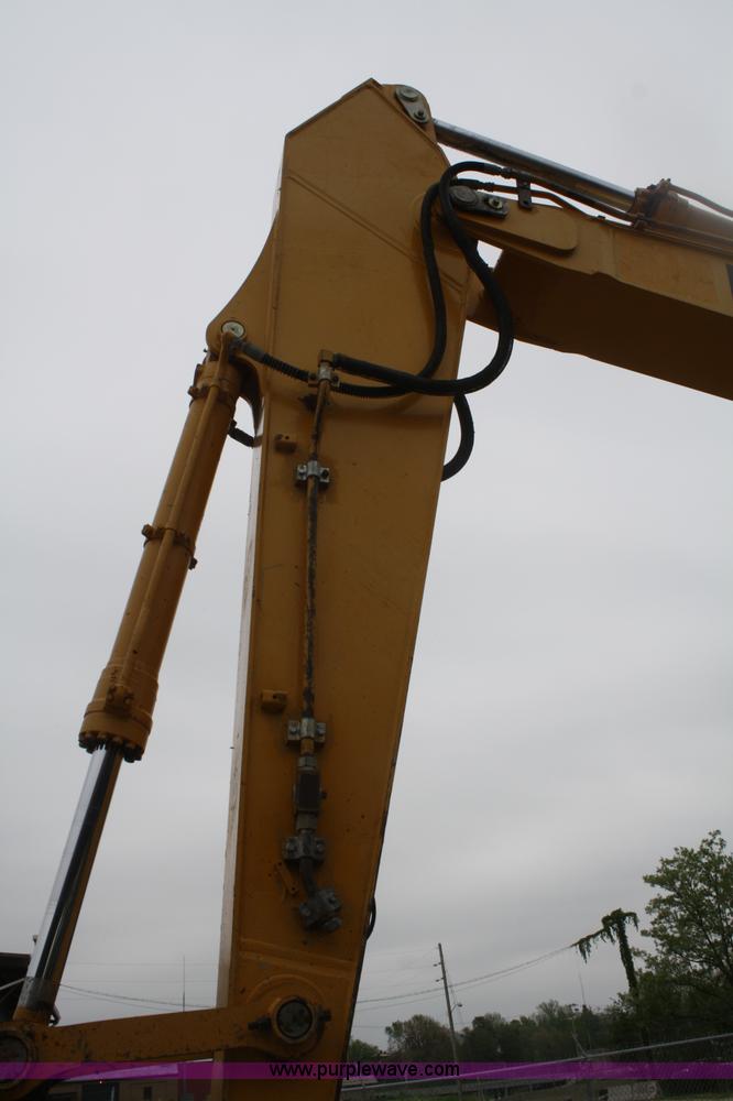 image for item B6504 2003 John Deere 330C LC excavator