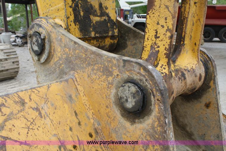 image for item B6504 2003 John Deere 330C LC excavator