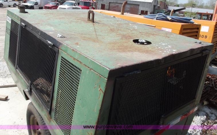 image for item B9193 Sullair 185Q compressor