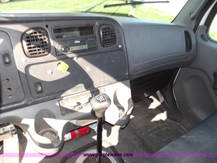 image for item B9194 2006 Freightliner M2 106 flatbed truck