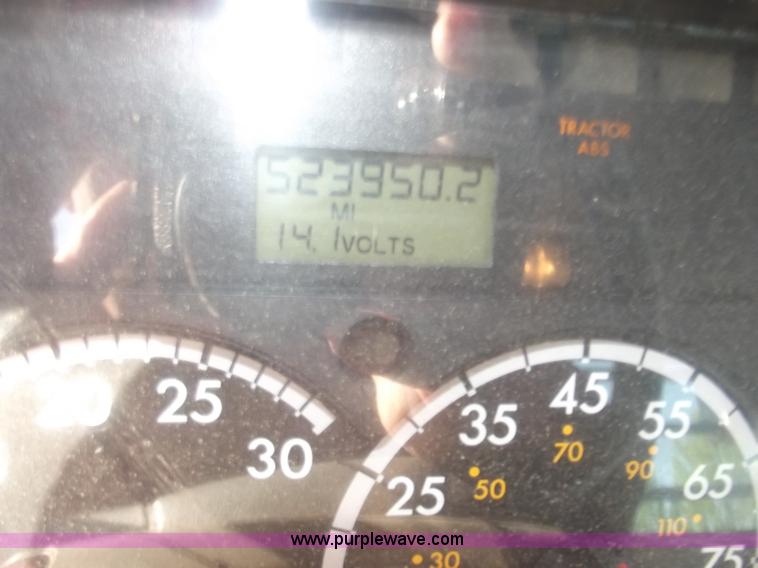 image for item B9194 2006 Freightliner M2 106 flatbed truck