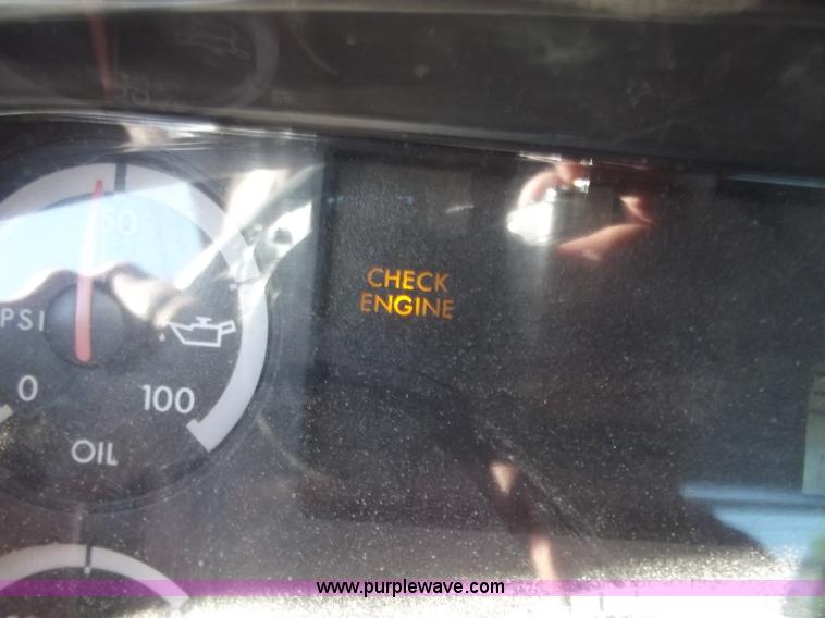 image for item B9194 2006 Freightliner M2 106 flatbed truck