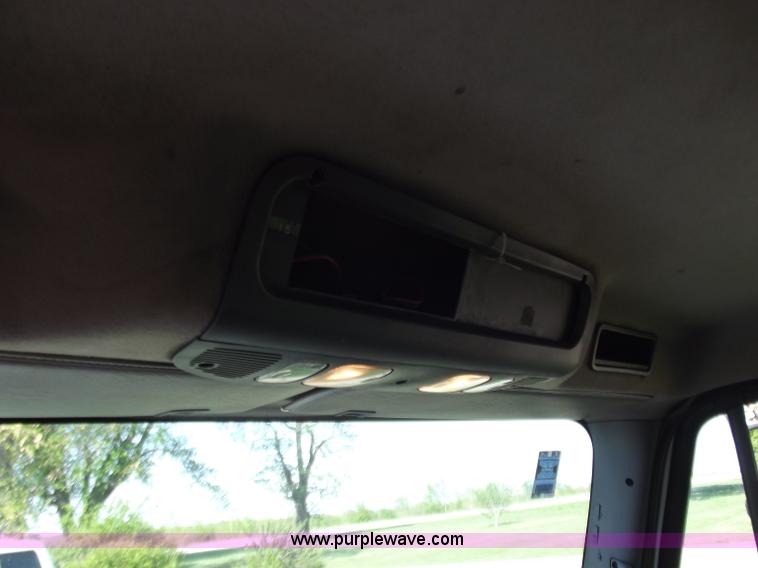 image for item B9194 2006 Freightliner M2 106 flatbed truck