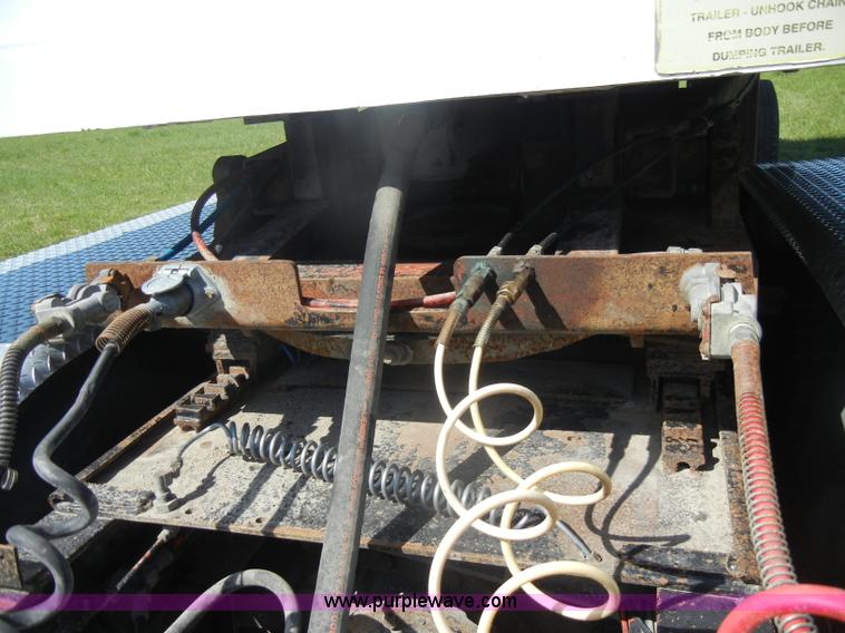 image for item C4325 1993 CMC 26' aluminum end dump semi trailer