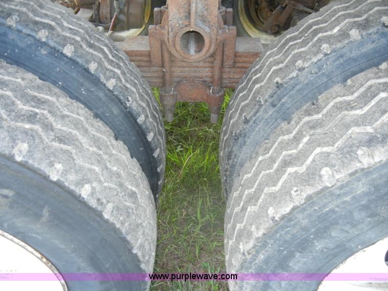 image for item C4325 1993 CMC 26' aluminum end dump semi trailer