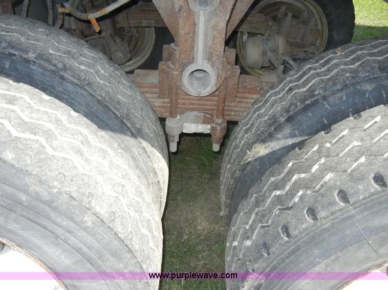 image for item C4325 1993 CMC 26' aluminum end dump semi trailer