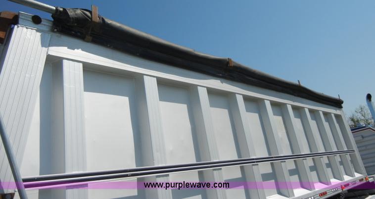 image for item C4325 1993 CMC 26' aluminum end dump semi trailer