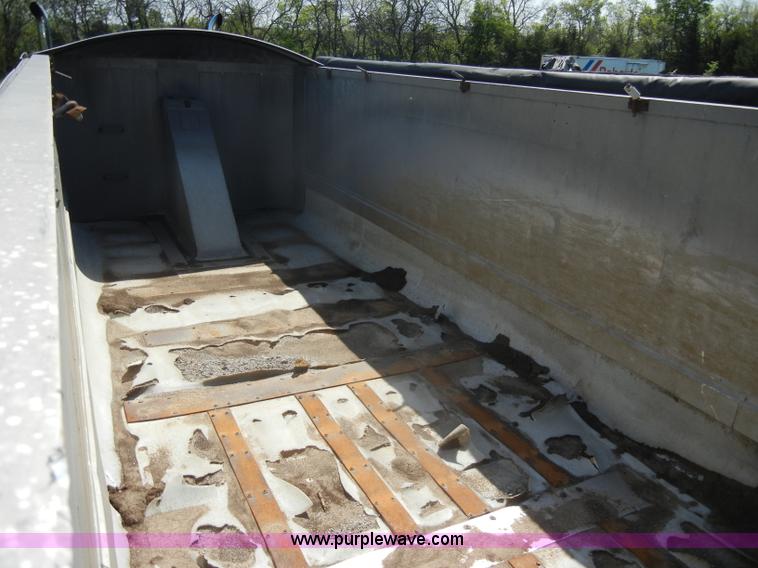 image for item C4325 1993 CMC 26' aluminum end dump semi trailer