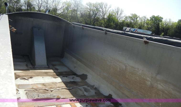 image for item C4325 1993 CMC 26' aluminum end dump semi trailer