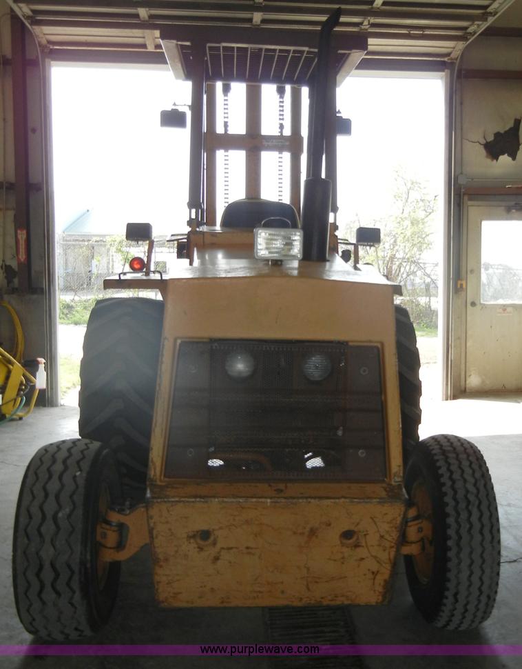 image for item C4406 Case 586C truck lift