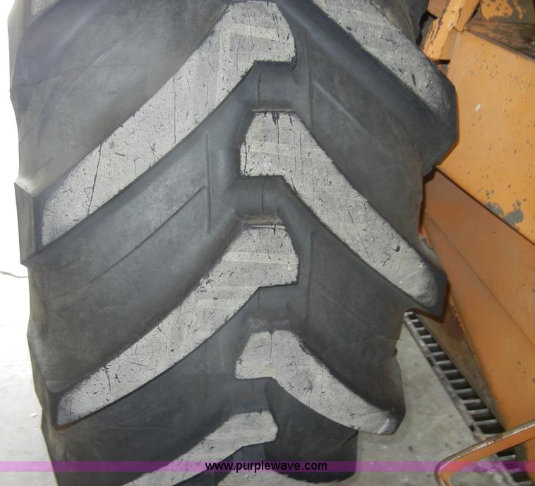 image for item C4406 Case 586C truck lift