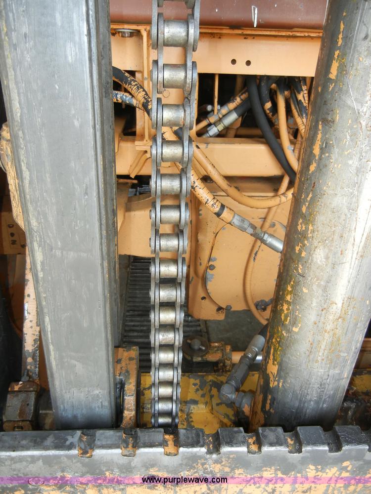 image for item C4406 Case 586C truck lift