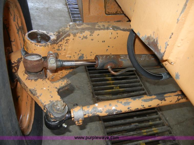 image for item C4406 Case 586C truck lift