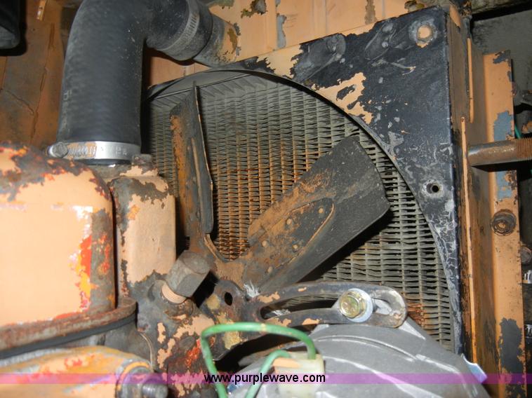 image for item C4406 Case 586C truck lift