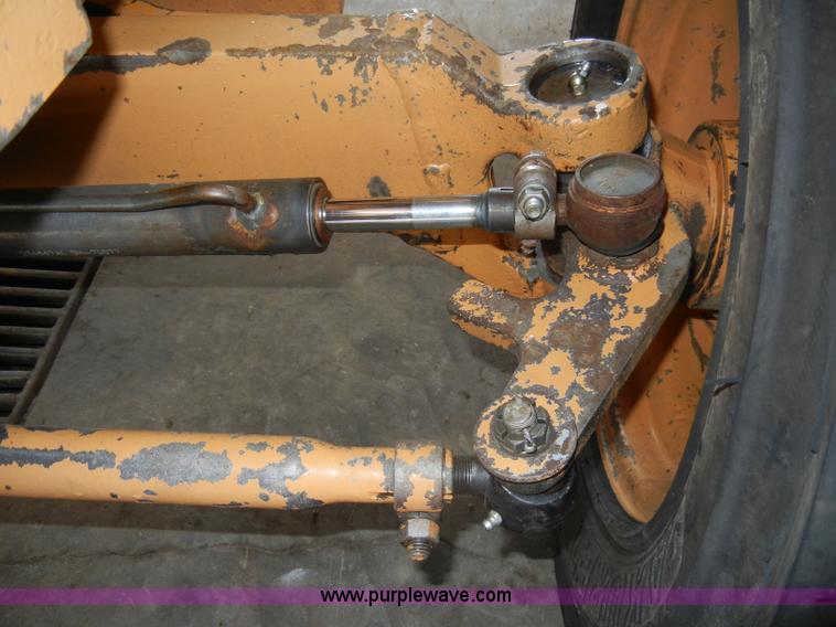 image for item C4406 Case 586C truck lift